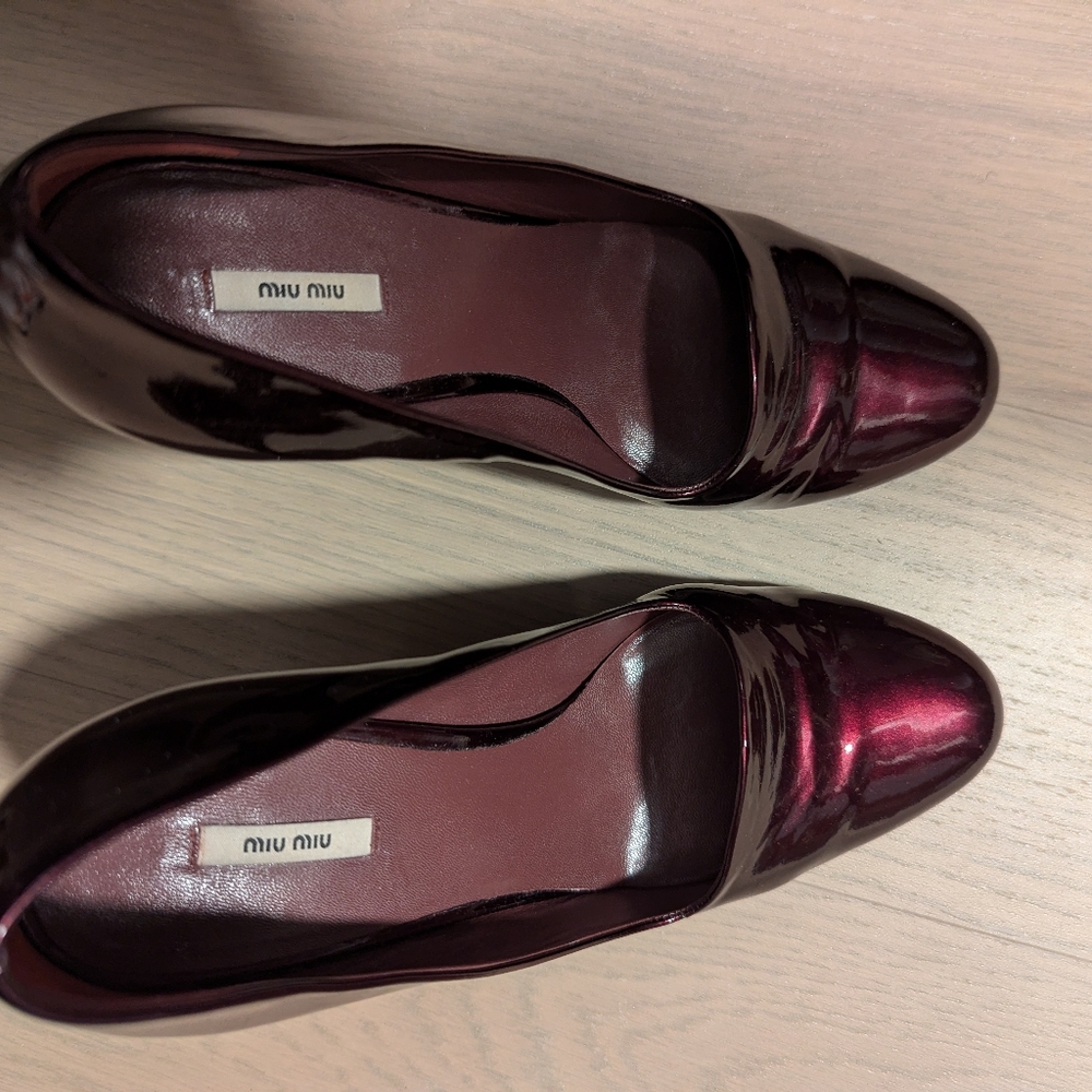 Miu Miu gorgeous classic Prada patent leather pumps - Picture 2 of 6